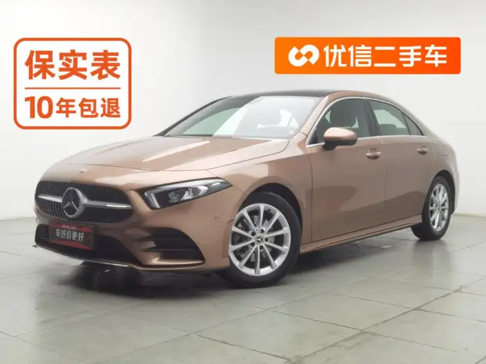 Mercedes-Benz A-class 2020 Model A 200 L Sports sedan – фото 1