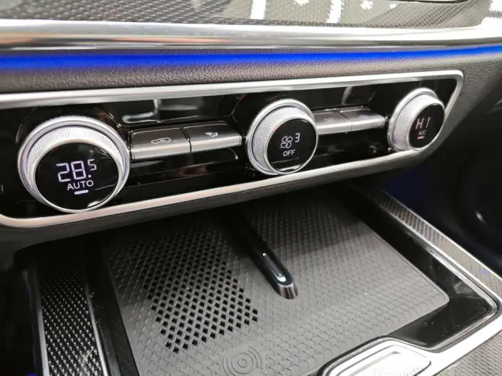 Hongqi HS5 2023 Model 2.0T Flag Ling Pro Edition – фото 10