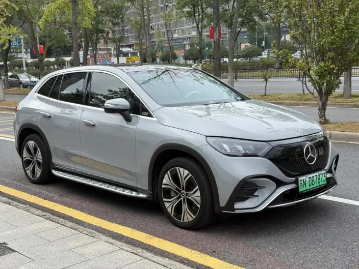 Mercedes-Benz EQE SUV 2024 Model EQE SUV 350 4MATIC Deluxe Edition – фото 3