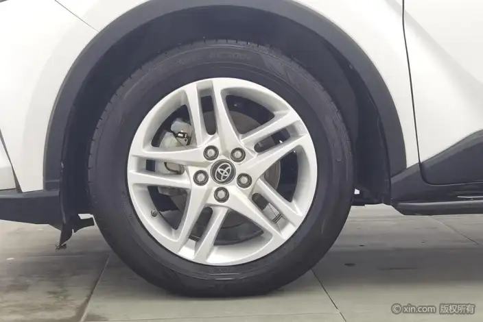 Toyota C-HR 2022 Model 2.0L Leading version – фото 5