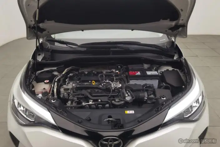 Toyota C-HR 2022 Model 2.0L Leading version – фото 6