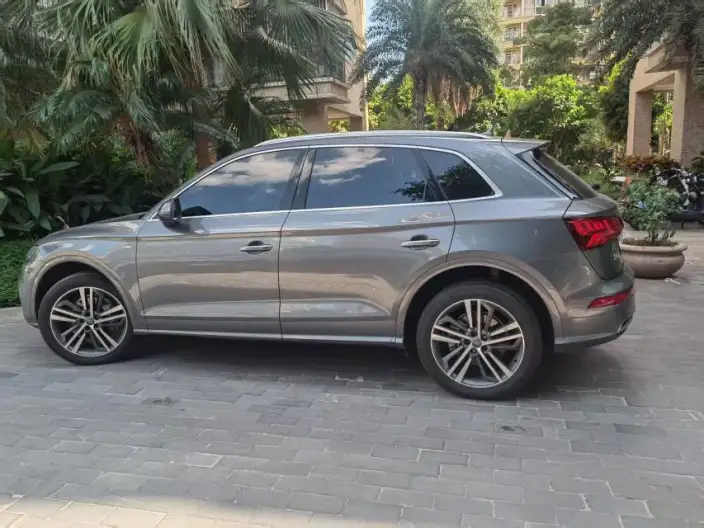 Audi Q5L 2020 Model Facelift 40 TFSI Rong Xiang Fashion Model – фото 3