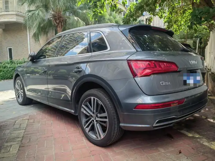 Audi Q5L 2020 Model Facelift 40 TFSI Rong Xiang Fashion Model – фото 4