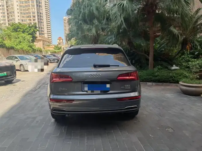 Audi Q5L 2020 Model Facelift 40 TFSI Rong Xiang Fashion Model – фото 5