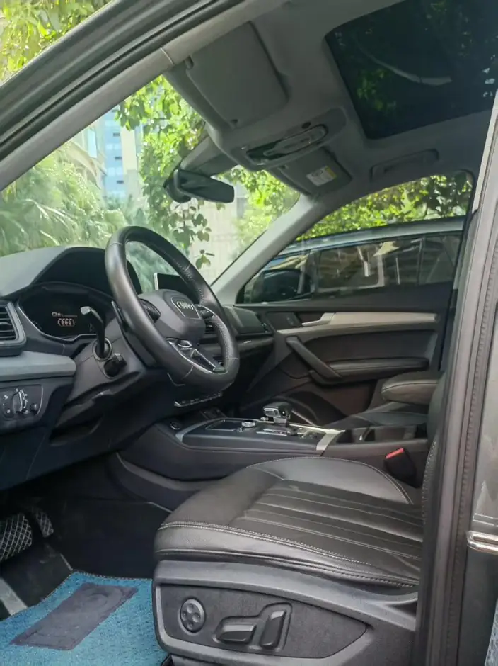 Audi Q5L 2020 Model Facelift 40 TFSI Rong Xiang Fashion Model – фото 8