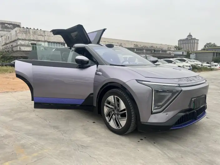 HiPhi HiPhi Y 2023 Model 560km Elite Edition – фото 3