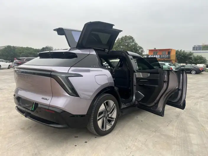HiPhi HiPhi Y 2023 Model 560km Elite Edition – фото 5