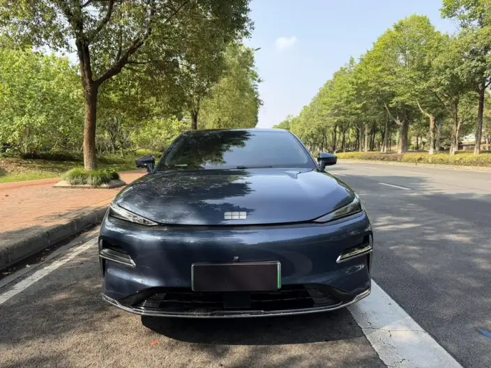 Geely Galaxy E8 PHEV 2025 Model 130km EM-i Premium Edition