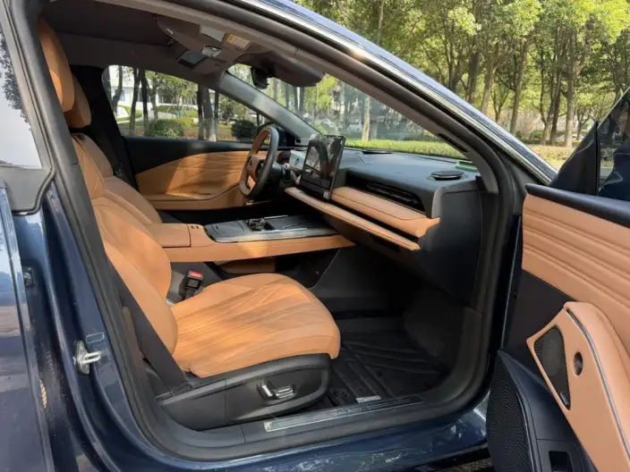 Geely Galaxy E8 PHEV 2025 Model 130km EM-i Premium Edition – фото 8