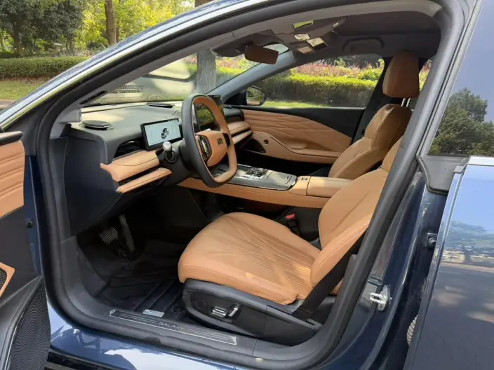 Geely Galaxy E8 PHEV 2025 Model 130km EM-i Premium Edition – фото 10
