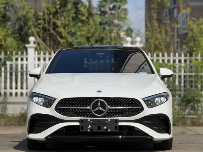 Mercedes-Benz A-class 2025 Model A 180 L – фото 2