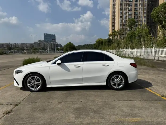 Mercedes-Benz A-class 2025 Model A 180 L – фото 4
