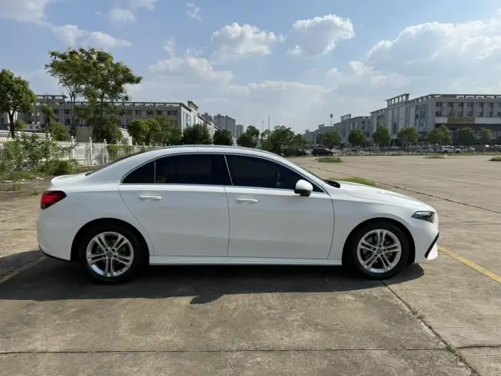 Mercedes-Benz A-class 2025 Model A 180 L – фото 8