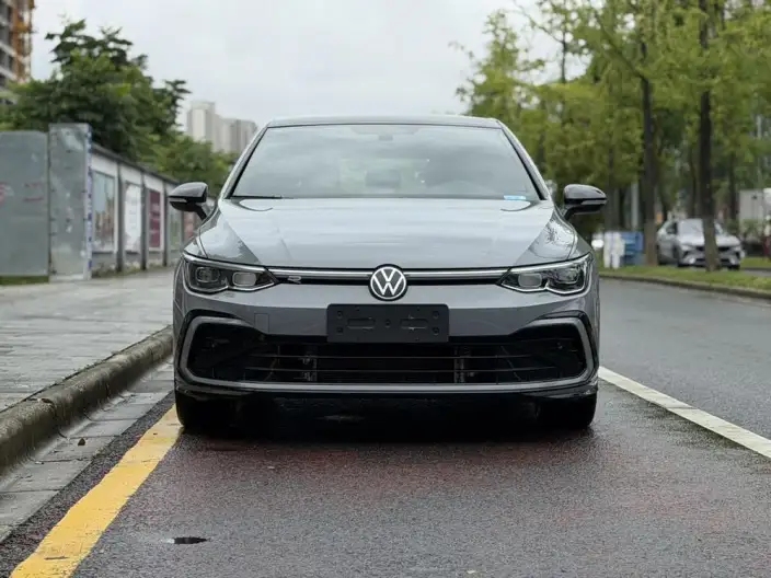 Volkswagen Golf 2023 Model 280TSI DSG R-Line Lite – фото 2