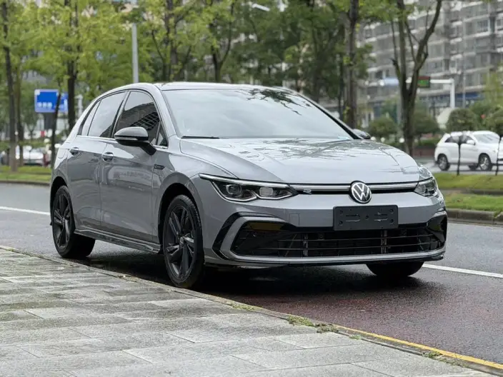 Volkswagen Golf 2023 Model 280TSI DSG R-Line Lite – фото 3