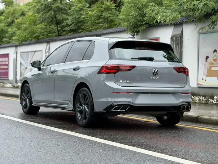Volkswagen Golf 2023 Model 280TSI DSG R-Line Lite – фото 5