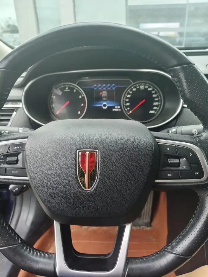 Hongqi H5 Classic 2022 Model Classic Model 1.8T Automatic Smart Flag Enjoy Edition – фото 8