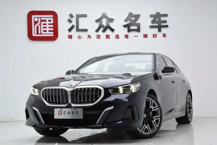 BMW 5 Series 2025 Model 530Li Exclusive Model M Sports Set – фото 1