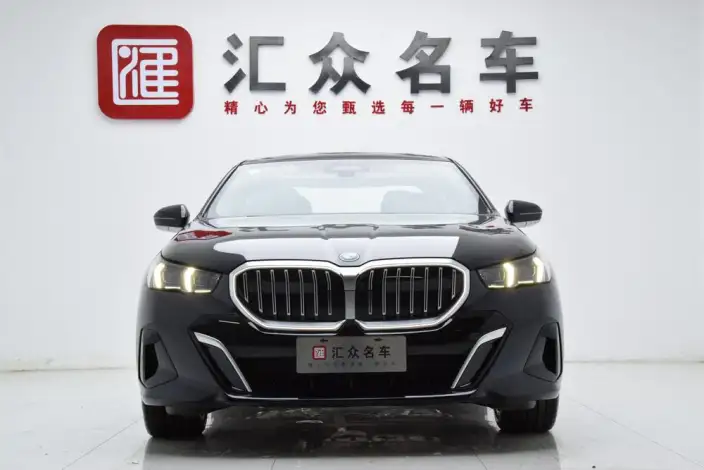 BMW 5 Series 2025 Model 530Li Exclusive Model M Sports Set – фото 2