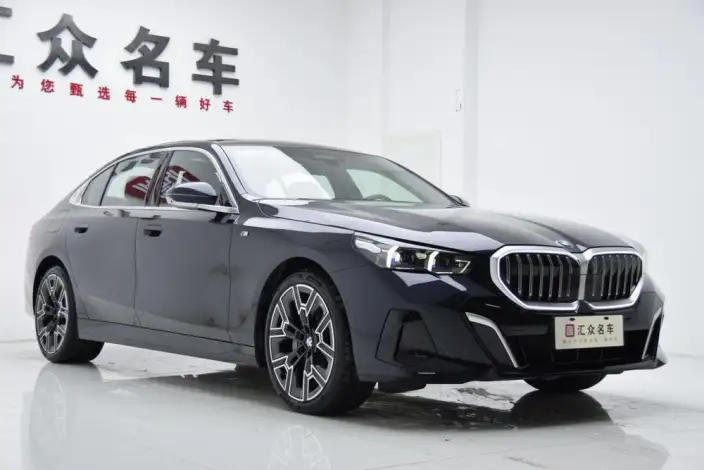 BMW 5 Series 2025 Model 530Li Exclusive Model M Sports Set – фото 3