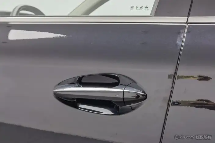 Hongqi HS5 2022 Model 2.0T Flag Lead 4WD Edition – фото 9