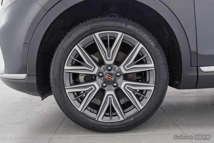 Hongqi HS5 2022 Model 2.0T Flag Lead 4WD Edition – фото 10