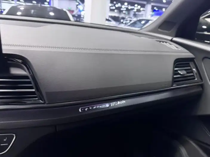 Audi Q5L 2023 Model 45T Luxury Dynamic Model – фото 7