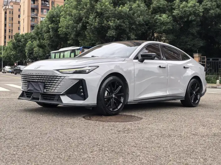 Changan UNI-V 2022 Model 1.5T Noble Model