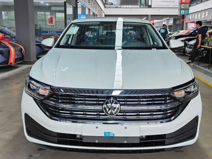 Volkswagen Sagitar 2025 Model 200TSI DSG Flying Version – фото 2