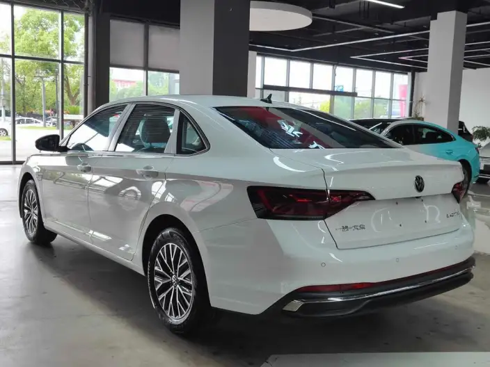 Volkswagen Sagitar 2025 Model 200TSI DSG Flying Version – фото 4