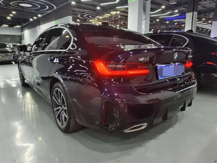 BMW 3 Series 2025 Model 325Li M Sports Set – фото 4