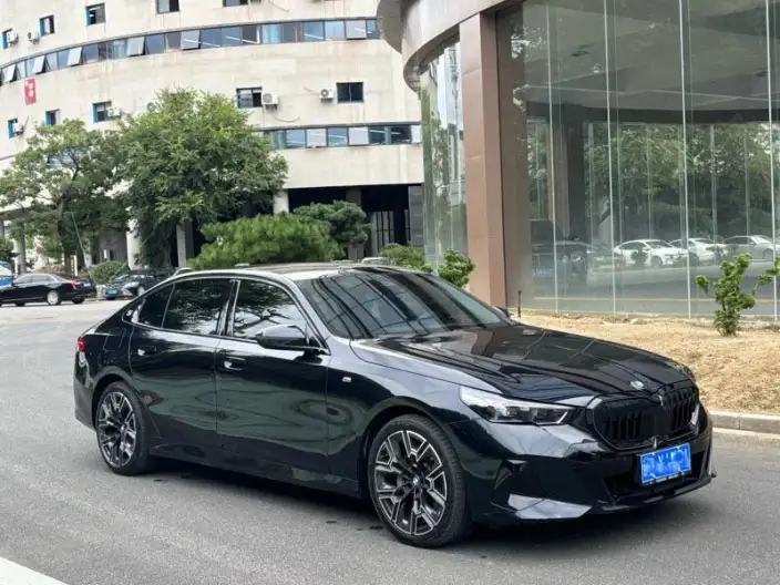 BMW 5 Series 2025 Model Facelift 530Li Exclusive Model M Sports Set