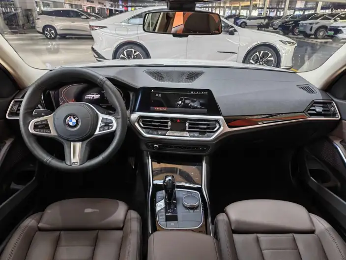 BMW 3 Series 2021 Model 320Li M Sports Set – фото 7