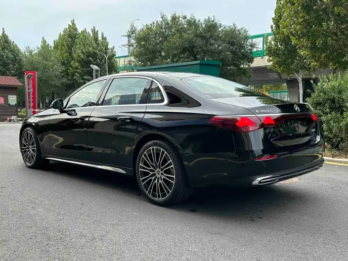 Mercedes-Benz E-Class 2026 Model E 300 L Fashion Model sedan – фото 4