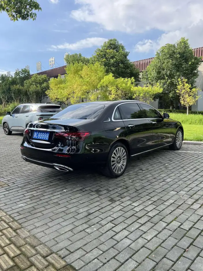 Mercedes-Benz E-Class 2023 Model E 300 L Luxury Model sedan – фото 4