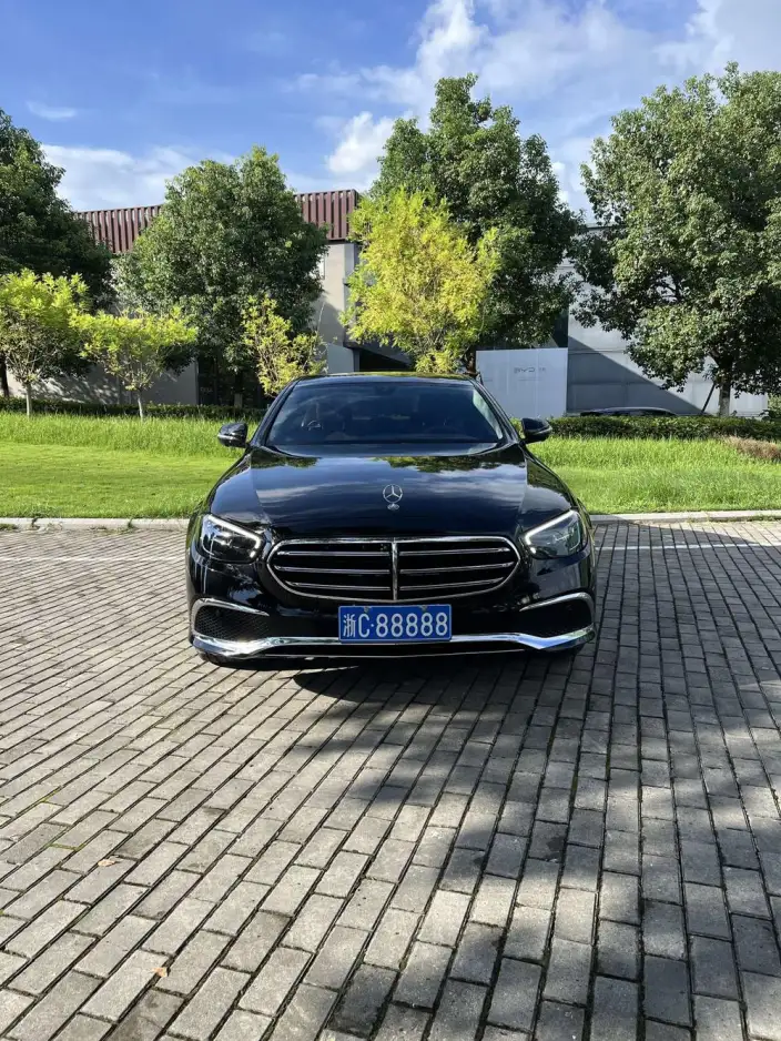 Mercedes-Benz E-Class 2023 Model E 300 L Luxury Model sedan – фото 5