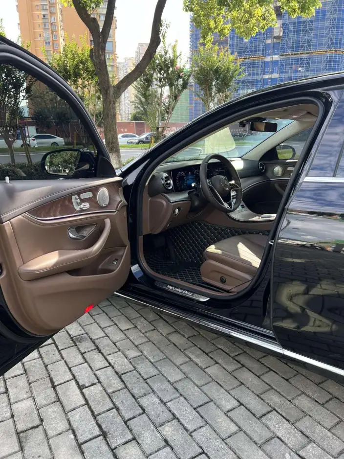 Mercedes-Benz E-Class 2023 Model E 300 L Luxury Model sedan – фото 6