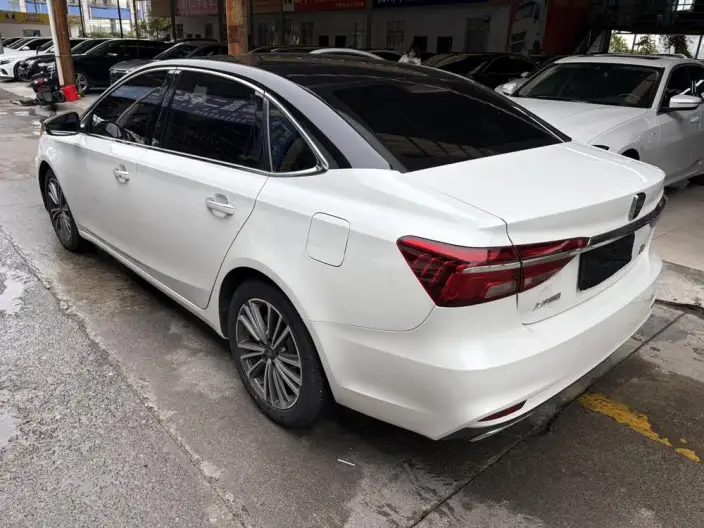 Roewe i6 Classic 2020 Model PLUS 1.6L CVT 4G Connected Honor Ultimate Edition