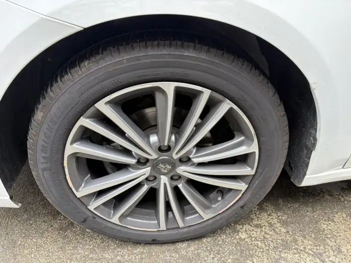 Roewe i6 Classic 2020 Model PLUS 1.6L CVT 4G Connected Honor Ultimate Edition – фото 7