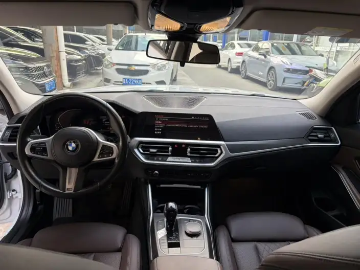 BMW 3 Series 2022 Model 325i M Sports Set – фото 10