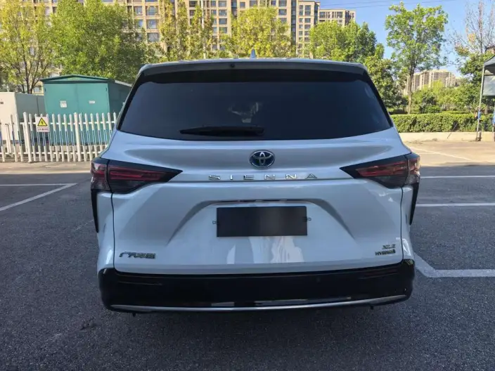 Toyota Sienna 2021 Model 2.5L Hybrid Deluxe Edition – фото 5