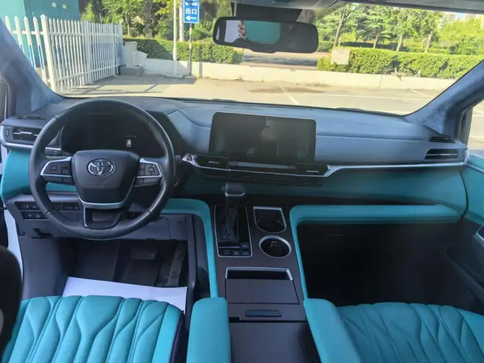 Toyota Sienna 2021 Model 2.5L Hybrid Deluxe Edition – фото 8