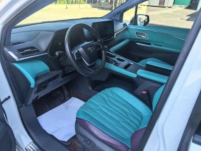 Toyota Sienna 2021 Model 2.5L Hybrid Deluxe Edition – фото 9