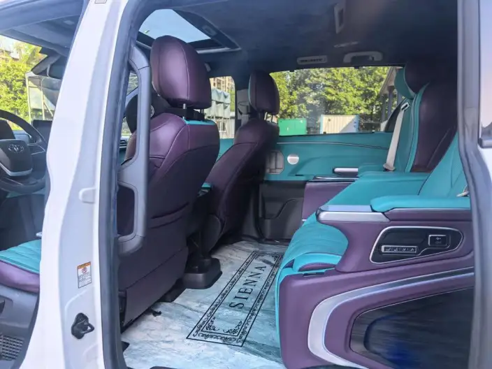 Toyota Sienna 2021 Model 2.5L Hybrid Deluxe Edition – фото 10