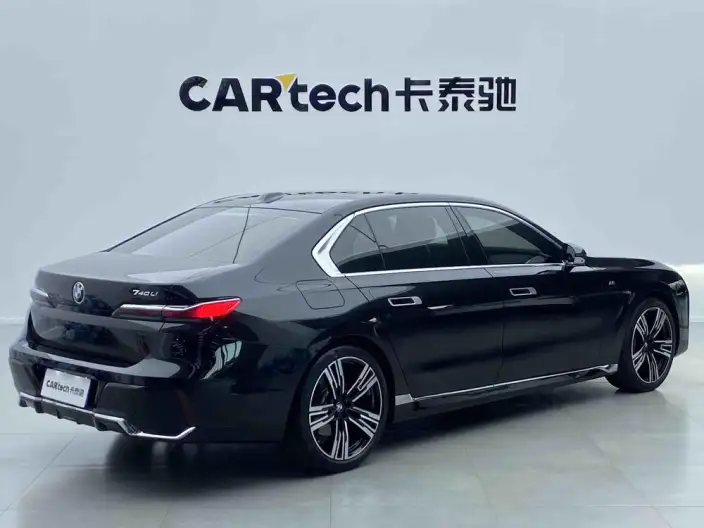 BMW 7 Series 2023 Model 740Li Leading Model M Sports Set
