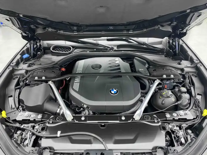 BMW 7 Series 2023 Model 740Li Leading Model M Sports Set – фото 6