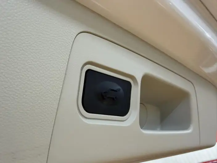 Buick GL8 2023 Model ES Luzun 2.0T Comfort Model – фото 10