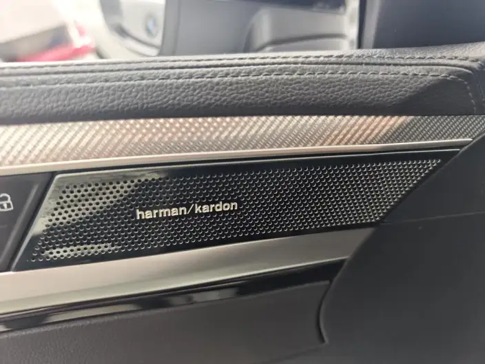 Volkswagen CC 2023 Model 380TSI Eye-catching version – фото 9