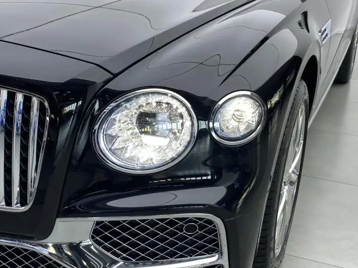 Bentley Flying Spur 2022 Model Hybrid – фото 7