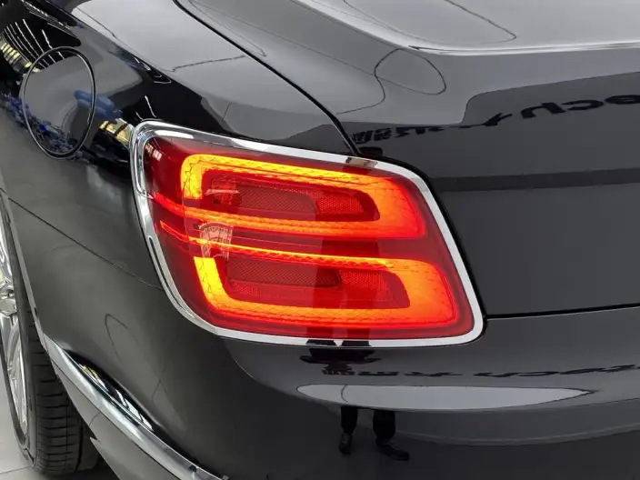 Bentley Flying Spur 2022 Model Hybrid – фото 8